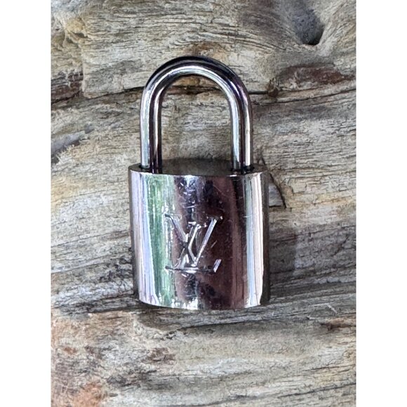 Louis Vuitton Paris Silver Padlock Keyhole No. 318 Made In France - Picture 1 of 7